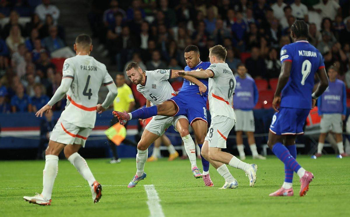 赖斯接受俱乐部官方采访，谈到自己的能力、意志力、状态以及定位球