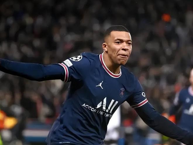 卡利亚里3-3热那亚，维蒂尼亚先拔头筹，阿龙-马丁扳平比分