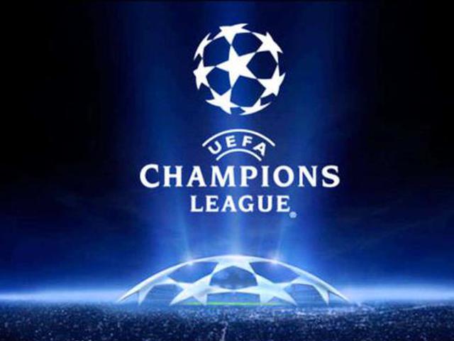 惊险一幕，马竞女足球员梅迪纳头部被膝盖撞到后失去意识