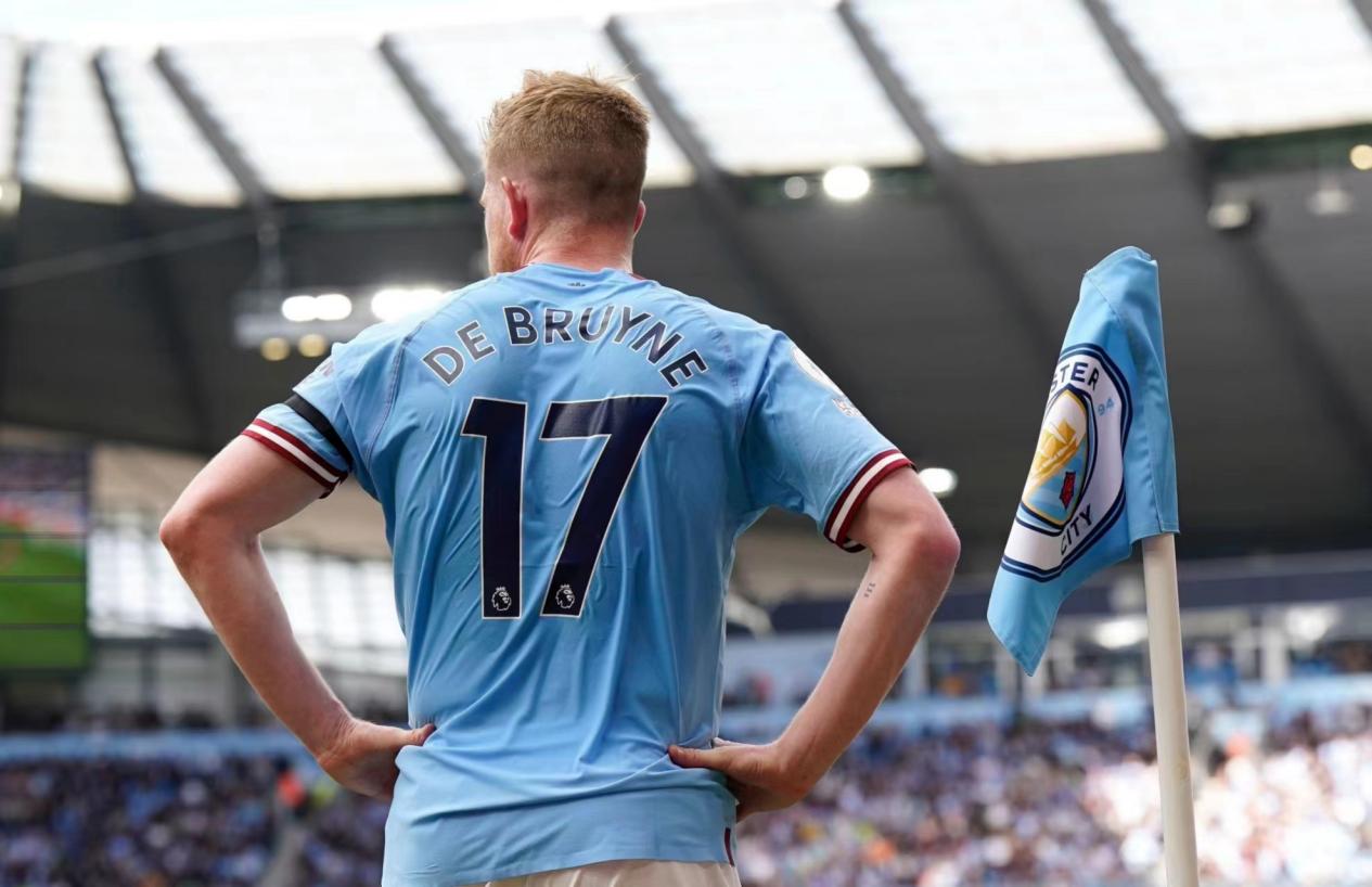 跟队记者：麦迪逊伤情严重，热刺引援重点为10号位和中后卫