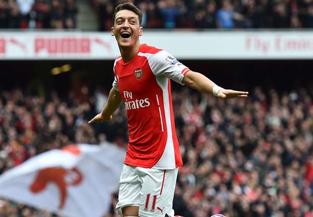 人盯人战术，一段萨利巴紧逼凯恩的短视频走红网络